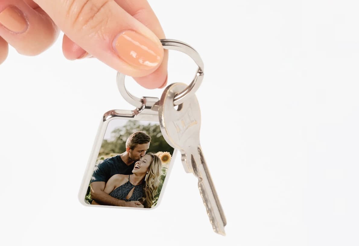 Photo keychain wedding favors for guests